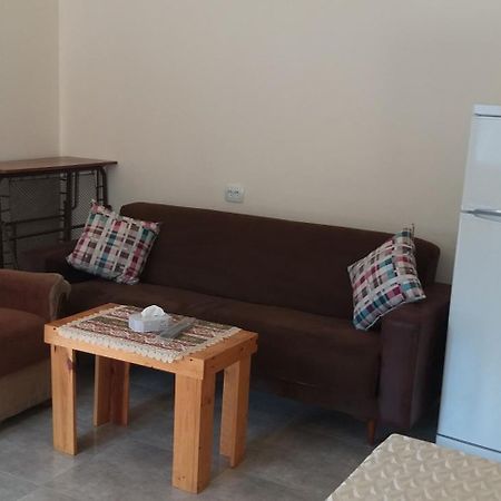 Arami Guest House ดีลีจาน ห้อง รูปภาพ